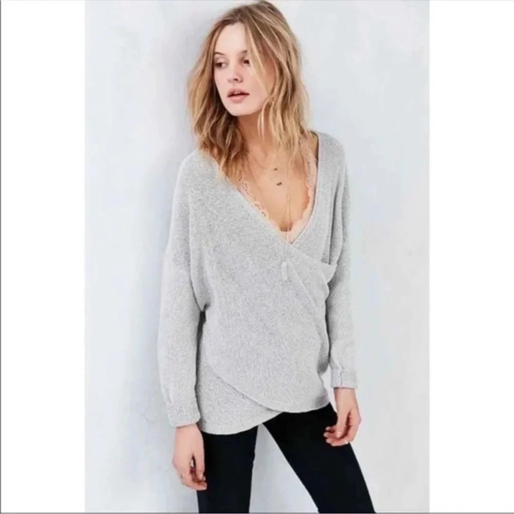 Kimchi Blue UO Surplice Sweater Size XS